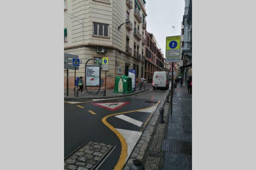 Piso En El Centro De Granada Con Garaje Incluido Gratis Apartment Екстериор снимка